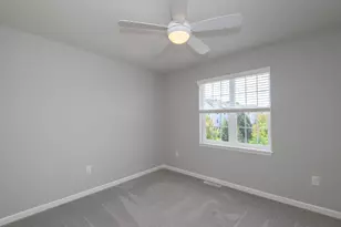 466 Bleeker St, Delafield, WI 53018 - Photo 31