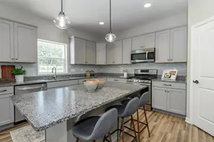 466 Bleeker St, Delafield, WI 53018 - Photo 17