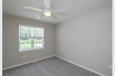 466  Bleeker St, Delafield, WI 53018 - Photo 33