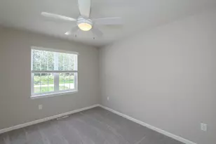 466 Bleeker St, Delafield, WI 53018 - Photo 33
