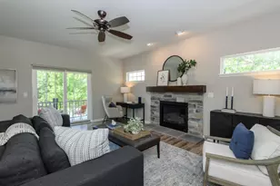 466 Bleeker St, Delafield, WI 53018 - Photo 13