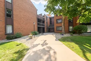 4215 N 100th St, Milwaukee, WI 53222 - Photo 5