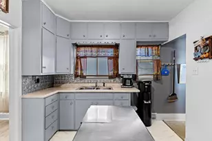 1030 S 25th St, Manitowoc, WI 54220 - Photo 9