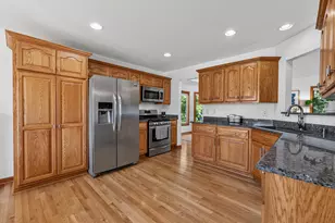4370 W Carmel Dr, Franklin, WI 53132 - Photo 13