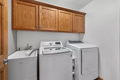 4370 W Carmel Dr, Franklin, WI 53132 - Photo 31