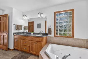 4370 W Carmel Dr, Franklin, WI 53132 - Photo 21