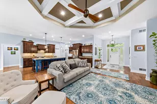 W188N4970 Red Crown Trail, Menomonee Falls, WI 53051 - Photo 7
