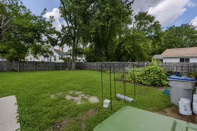 1943 W Kneeland St, Milwaukee, WI 53205 - Photo 13