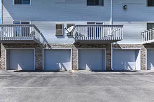 1352 Meadowcreek Dr, Pewaukee, WI 53072 - Photo 23