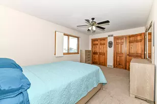 1352 Meadowcreek Dr, Pewaukee, WI 53072 - Photo 21
