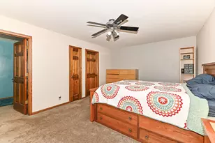 1352 Meadowcreek Dr, Pewaukee, WI 53072 - Photo 17