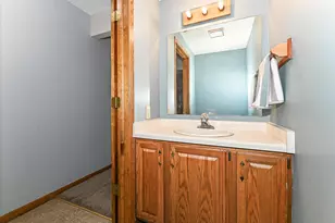 1352 Meadowcreek Dr, Pewaukee, WI 53072 - Photo 11