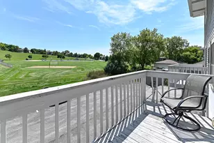 1352 Meadowcreek Dr, Pewaukee, WI 53702 - Photo 13