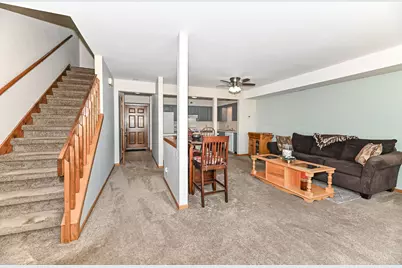 1352  Meadowcreek Dr #F, Pewaukee, WI 53702 - Photo 11