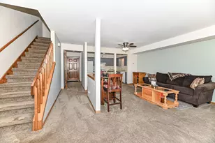 1352 Meadowcreek Dr, Pewaukee, WI 53702 - Photo 11