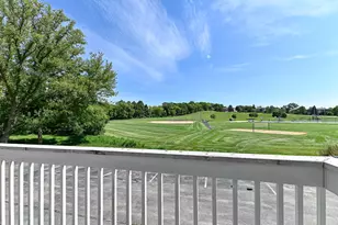 1352 Meadowcreek Dr, Pewaukee, WI 53072 - Photo 13