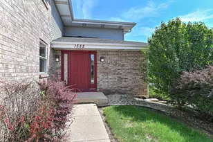 1352 Meadowcreek Dr, Pewaukee, WI 53072 - Photo 1