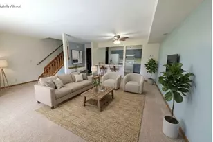 1352 Meadowcreek Dr, Pewaukee, WI 53072 - Photo 11