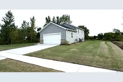 336  Parker Dr, Genoa City, WI 53128 - Photo 3