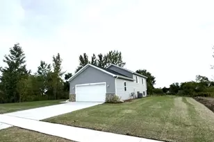 336 Parker Dr, Genoa City, WI 53128 - Photo 3