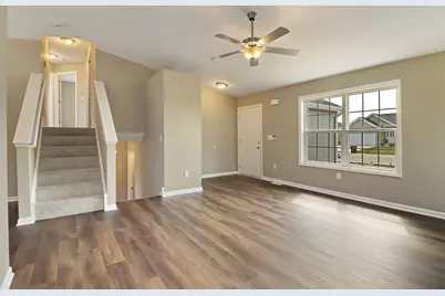 336  Parker Dr, Genoa City, WI 53128 - Photo 5