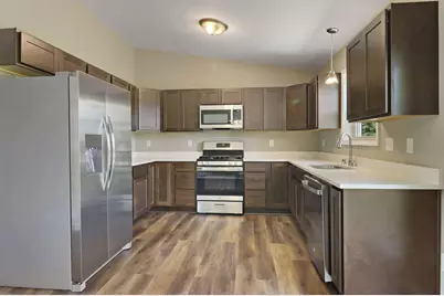 336  Parker Dr, Genoa City, WI 53128 - Photo 5