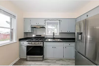 4234 N 29th St, Milwaukee, WI 53216 - Photo 5
