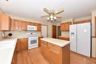 1266 Kennedy Dr, Hartford, WI 53027 - Photo 15
