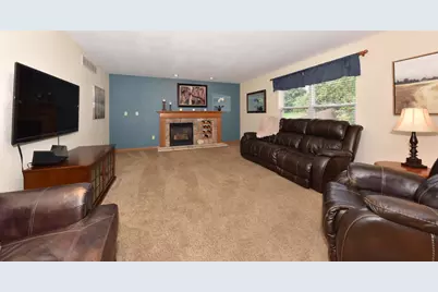 1266  Kennedy Dr, Hartford, WI 53027 - Photo 3