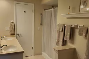 3715 Sherrie Ln, Racine, WI 53405 - Photo 11
