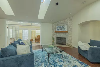 8530 W Woodfield Ct, Franklin, WI 53132 - Photo 11