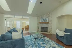 8530 W Woodfield Ct, Franklin, WI 53132 - Photo 11