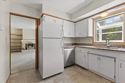 2310  Guinevere Dr, Brookfield, WI 53045 - Photo 11