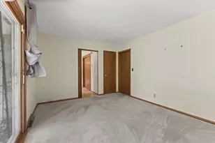 2310 Guinevere Dr, Brookfield, WI 53045 - Photo 15