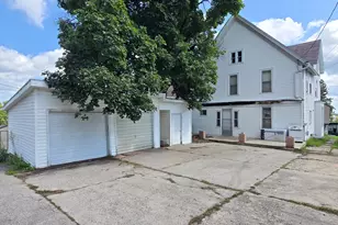 130 S 7th Ave, West Bend, WI 53095 - Photo 43