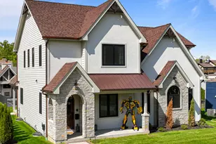 833 Wisconsin St, Lake Geneva, WI 53147 - Photo 1