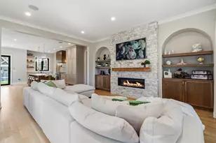 833 Wisconsin St, Lake Geneva, WI 53147 - Photo 9