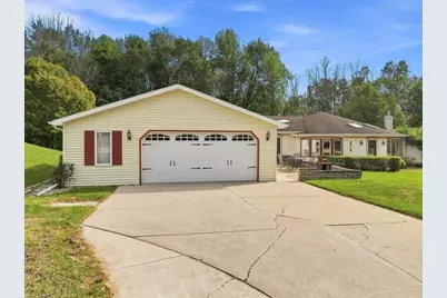 3013  37 St, Two Rivers, WI 54241 - Photo 5