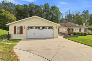 3013 37th St, Two Rivers, WI 54241 - Photo 5