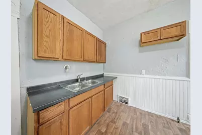 2911 N 6th St, Milwaukee, WI 53212 - Photo 5
