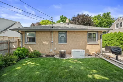 1411  Manitowoc Ave, South Milwaukee, WI 53172 - Photo 23