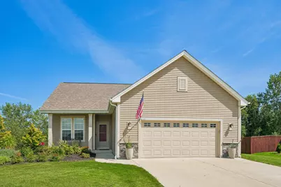 2123  Summerset Dr, Racine, WI 53406 - Photo 3