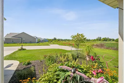 2123  Summerset Dr, Racine, WI 53406 - Photo 37