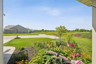 2123 Summerset Dr, Racine, WI 53406 - Photo 37