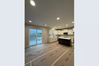 N75 W24728  Lauren Dr, Sussex, WI 53089 - Photo 3
