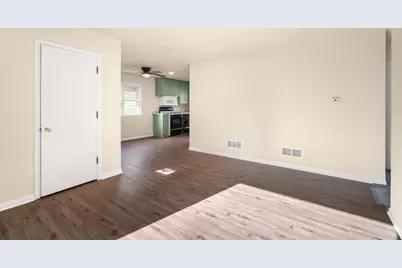 3211 S 68th St, Milwaukee, WI 53219 - Photo 9
