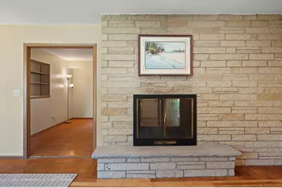 1940 S Park Wood Ln, New Berlin, WI 53151 - Photo 7