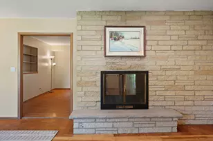 1940 S Parkwood Ln, New Berlin, WI 53151 - Photo 7