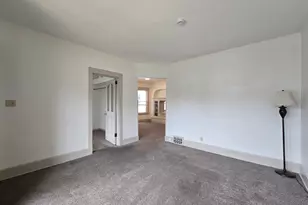 3726 W Dorothy Pl, Milwaukee, WI 53215 - Photo 9