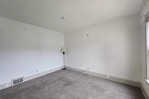 3726 W Dorothy Pl, Milwaukee, WI 53215 - Photo 11